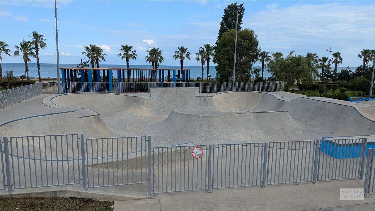 Самый большой скейт-парк и памп-трек в Грузии