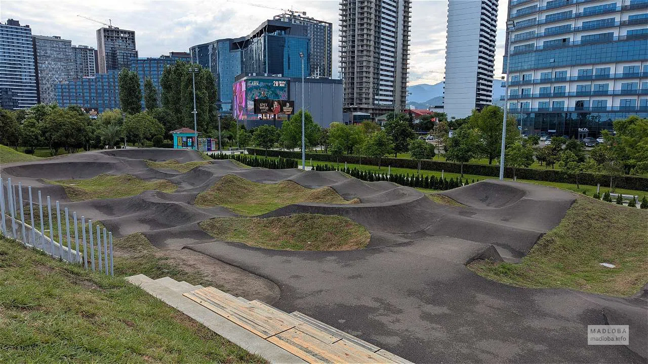 Самый большой скейт-парк и памп-трек в Батуми