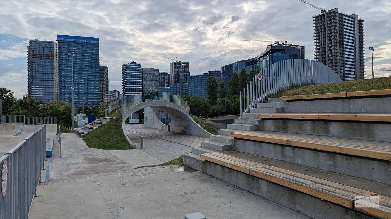 Самый большой скейт-парк в Батуми. Памп-трек - ваш новый центр активного отдыха