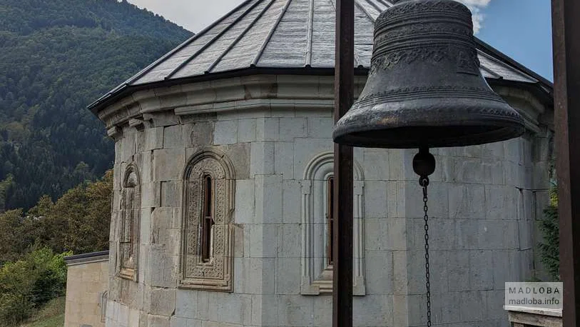 Колокольня в Схалтской церкви