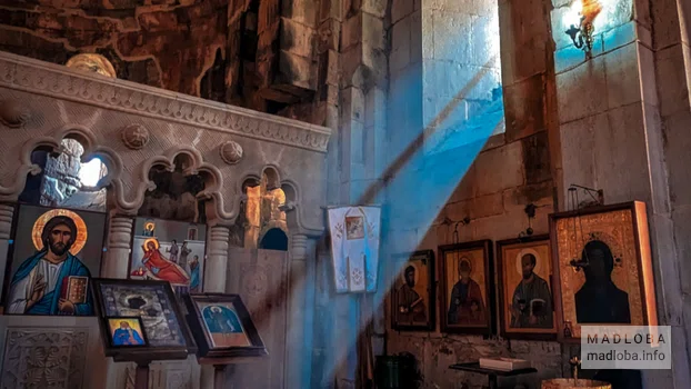 Иконы в Схалтской церкви