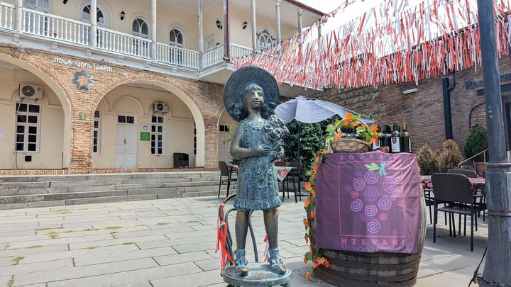 Sculpture "Girl with Flowers"