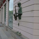 Sculpture of a saxophonist