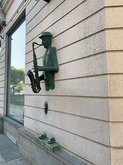 Sculpture of a saxophonist