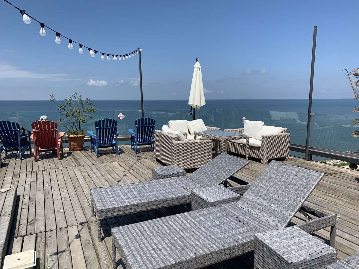 Смотровая площадка на крыше "roof top pool batumi"