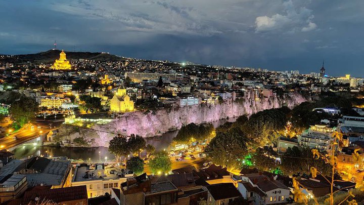 Смотровая площадка (верхняя станция канатной дороги, крепость Нарикала)