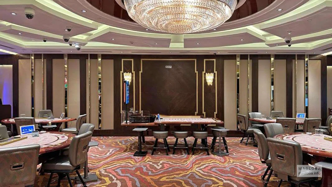 Зал для игры в рулетку в казино Soho Casino в Батуми