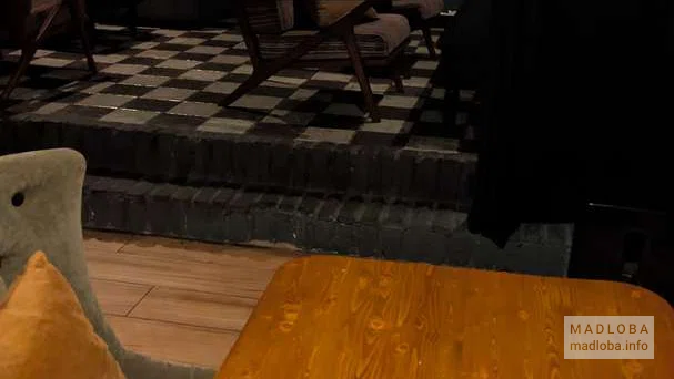 Столик в кальянной Soul