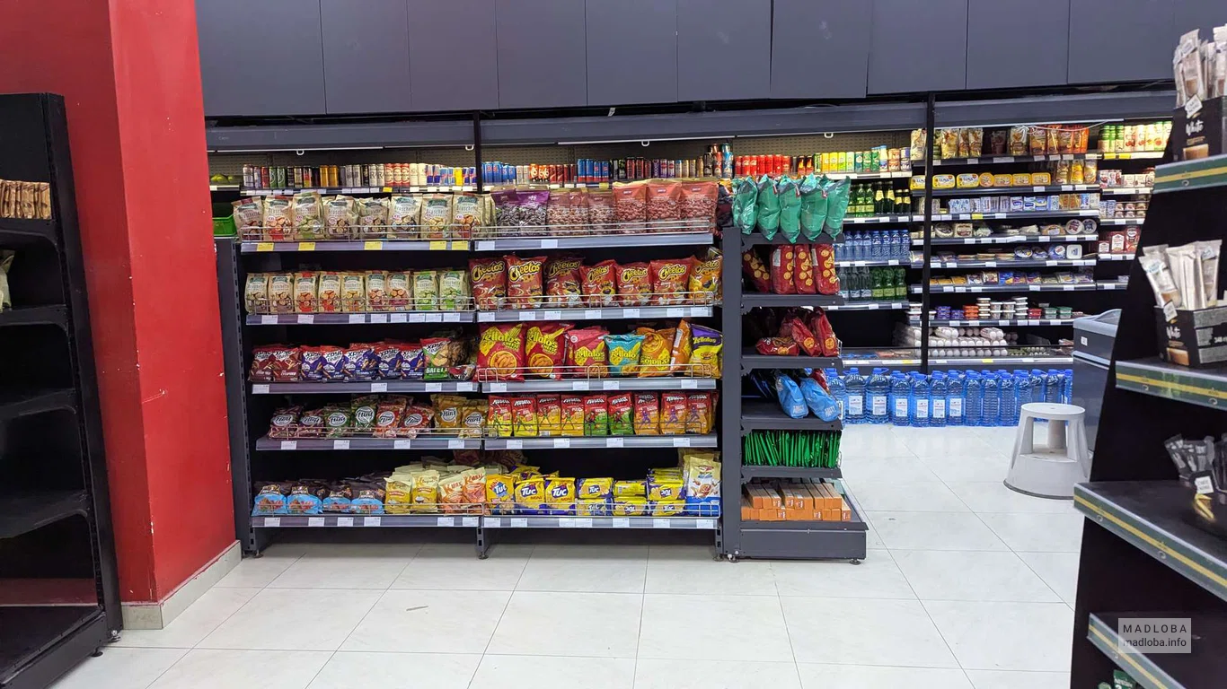 Снэки в магазине Spar