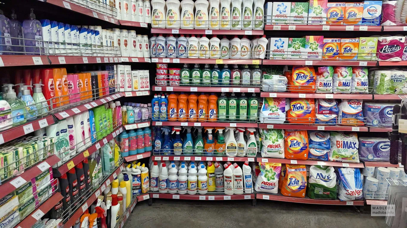 Бытовая химия в супермаркете Spar