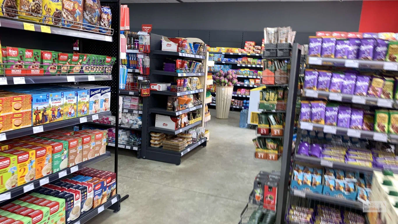Товары в супермаркете SPAR в Батуми