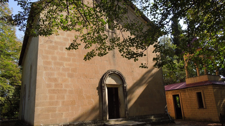 Спасо-Воскресенская церковь в Чхари