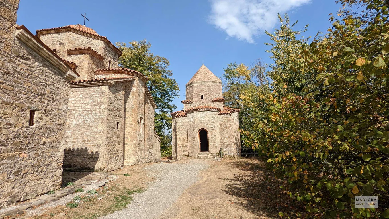 Старая (Дзвели) Шуамта