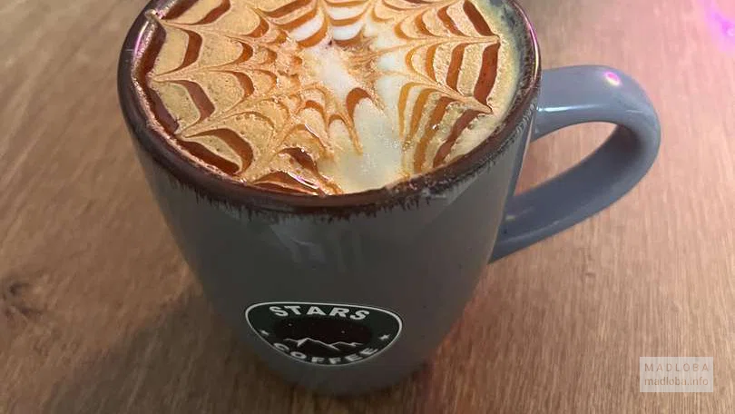 Подача кофе в Вход в Stars Coffee