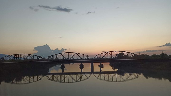 Railway arch bridge