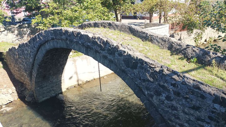 Старый мост Махо