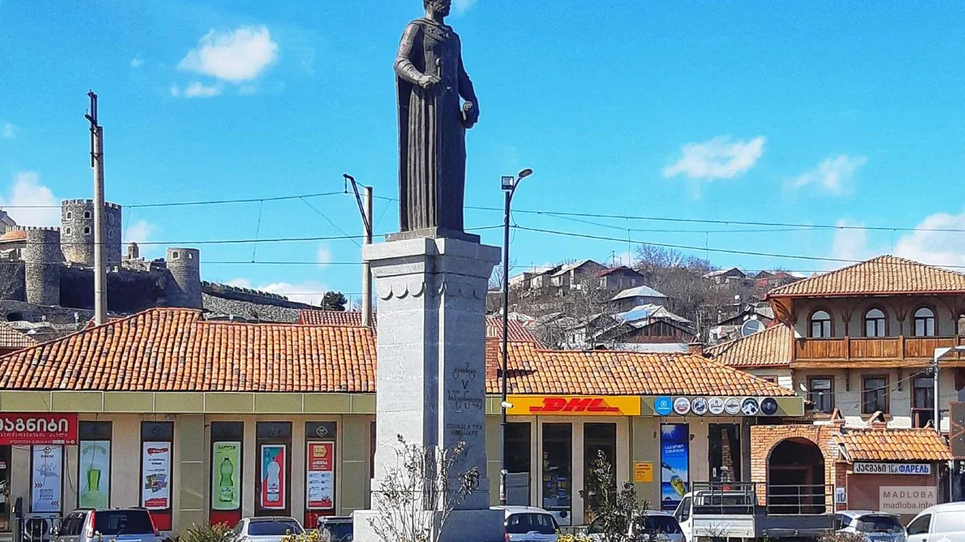 ქანდაკება "გიორგი V ბრწყინვალე"