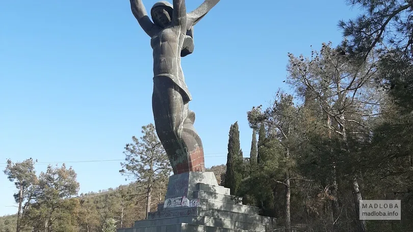 Статуя Победы в парке Тбилиси