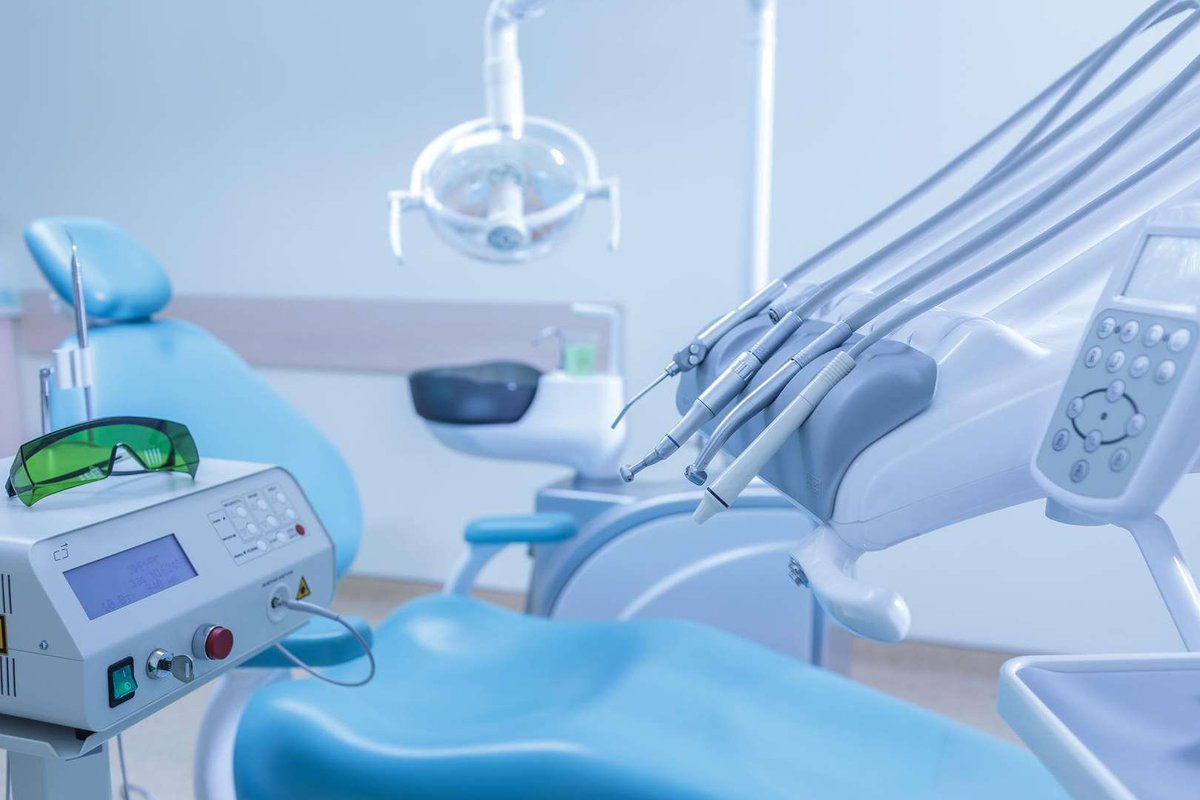 Стоматологическое кресло