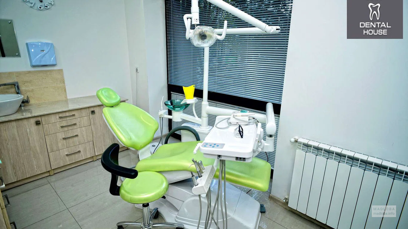 Смотровое кресло в стоматологии Dental House