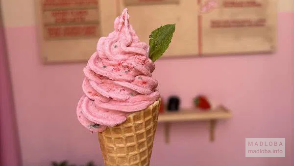 Мороженое из кафе Sunday в Тбилиси