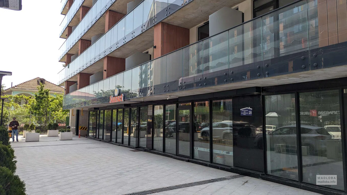 Апарт-комплекс Sunset в Батуми на улице Реджеба Ниджарадзе