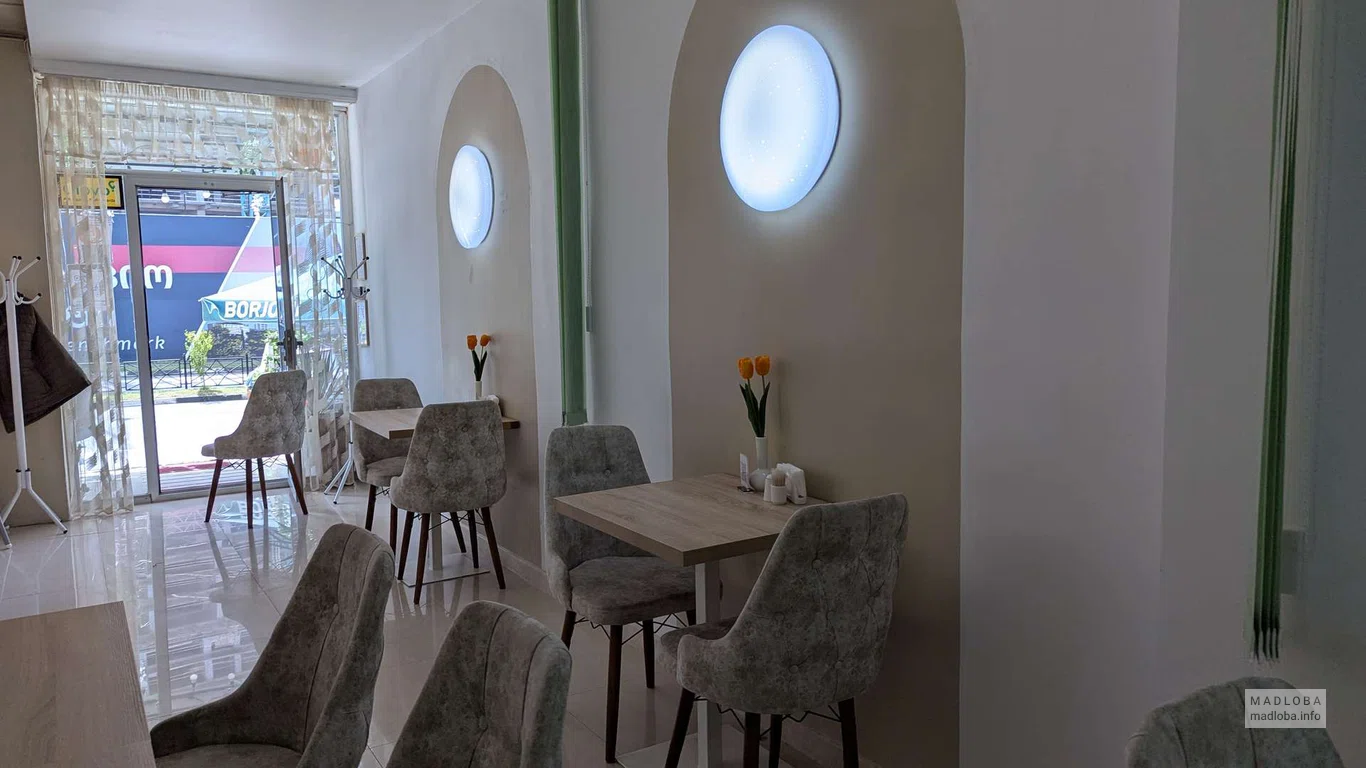 Столики в Sushi Batumi