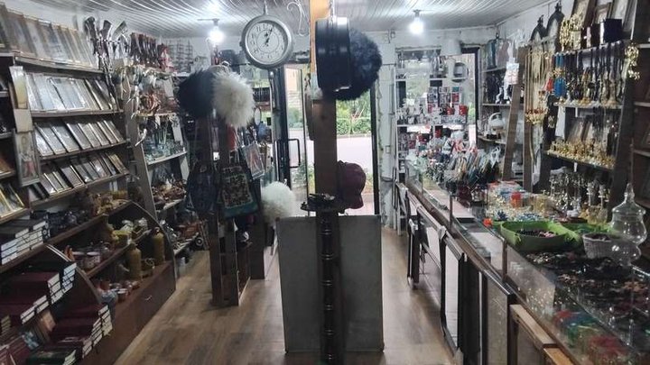 Souvenir shop (Zviad Gamsakhurdia Ave. 11)