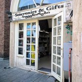 Souvenirs and gifts (Piazza)