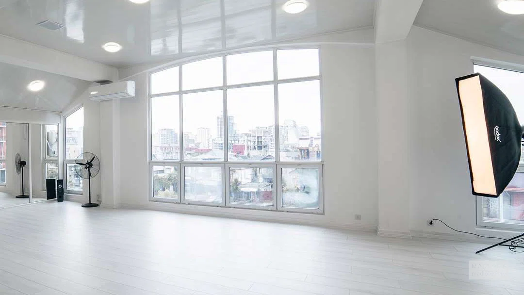 ФОТОСТУДИЯ ART HUB SPACE зал для фотосъемок