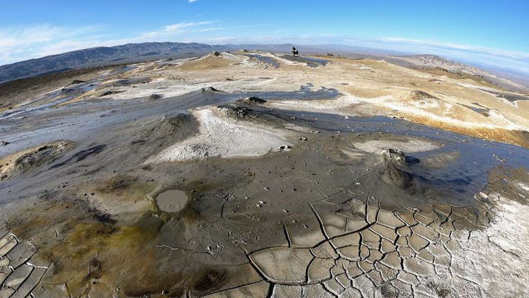 Грязевые вулканы Тахти-Тефа