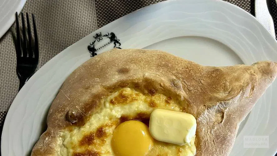 Хачапури с яйцом