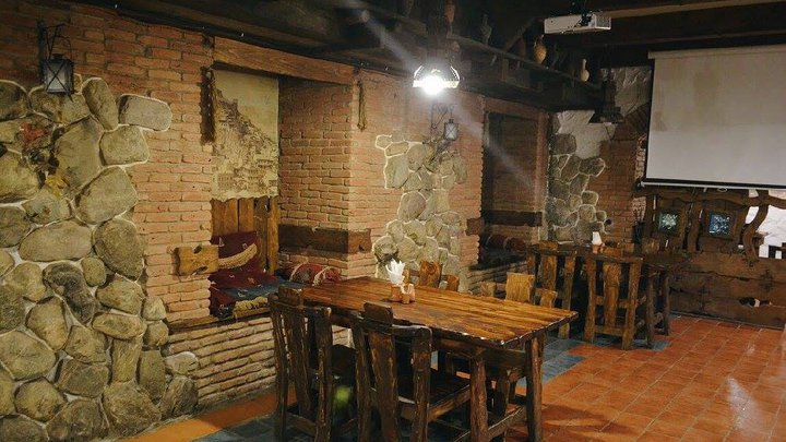 Taverna Kavkaz Pub-რესტორანი
