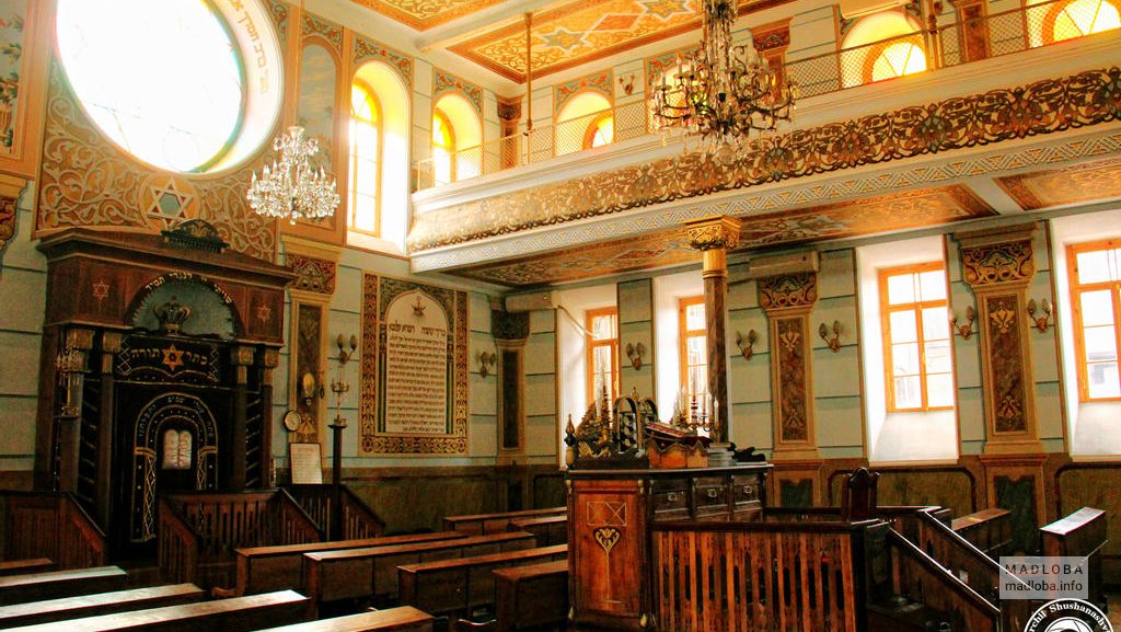 Интерьер в Большой Тбилисской синагоге
