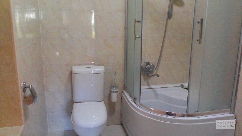 Ванная комната в номере гостиницы Tbilisi Tower