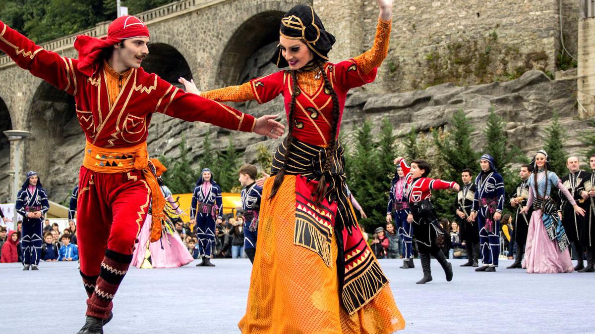 Танцы на празднике Тбилисоба