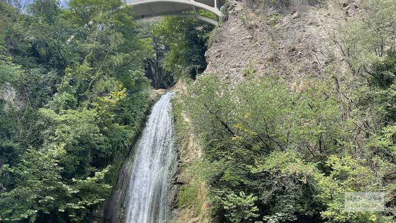 Водопад в Тбилисском национальном парке