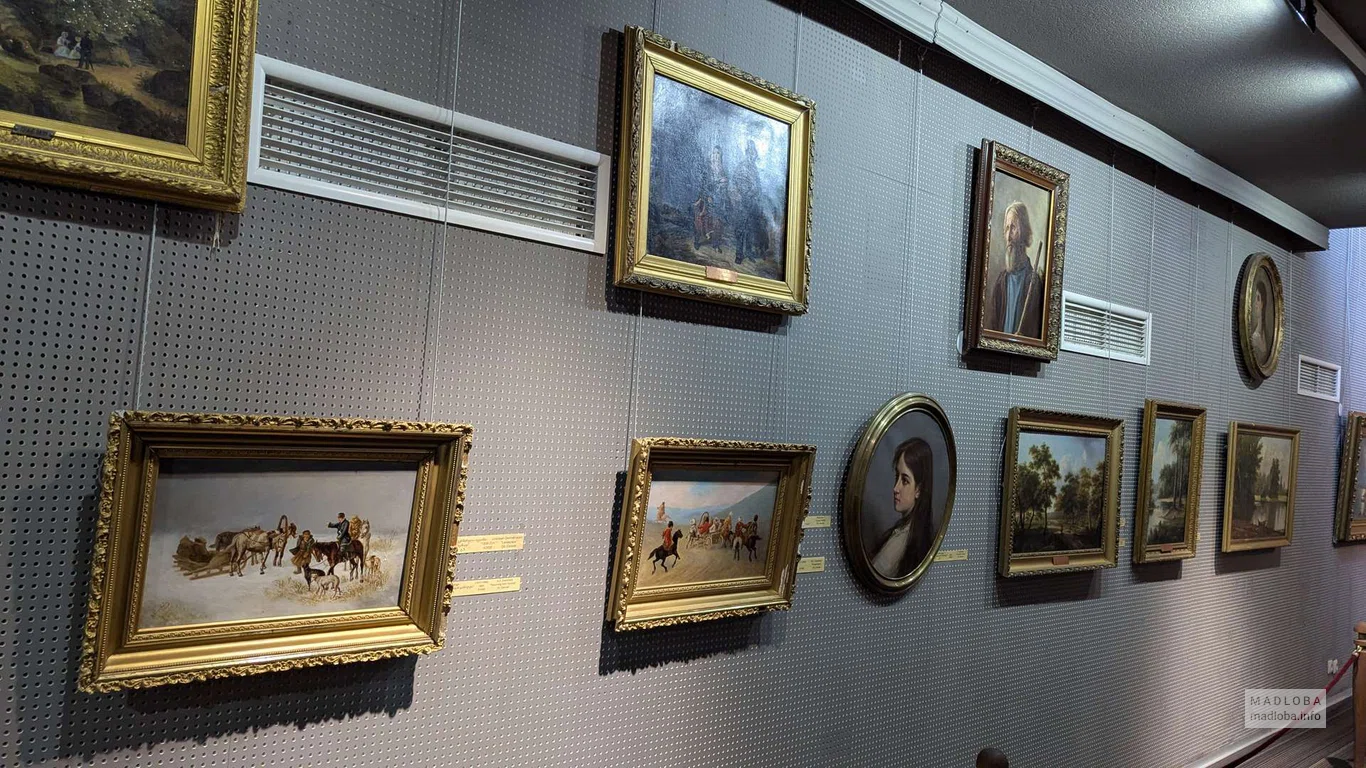 Телавский Исторический музей — художественный зал с классикой