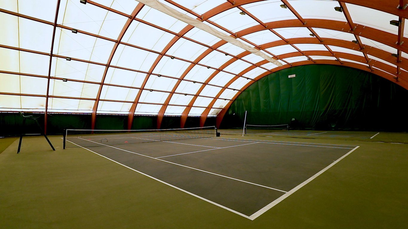 Тренировки для любителей тенниса в клубе Mziuri Tennis courts