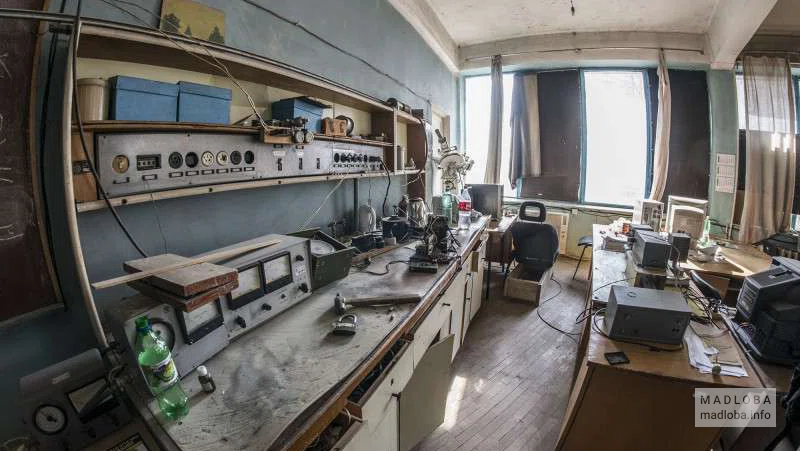 Заброшенная лаборатория атмосферной физики