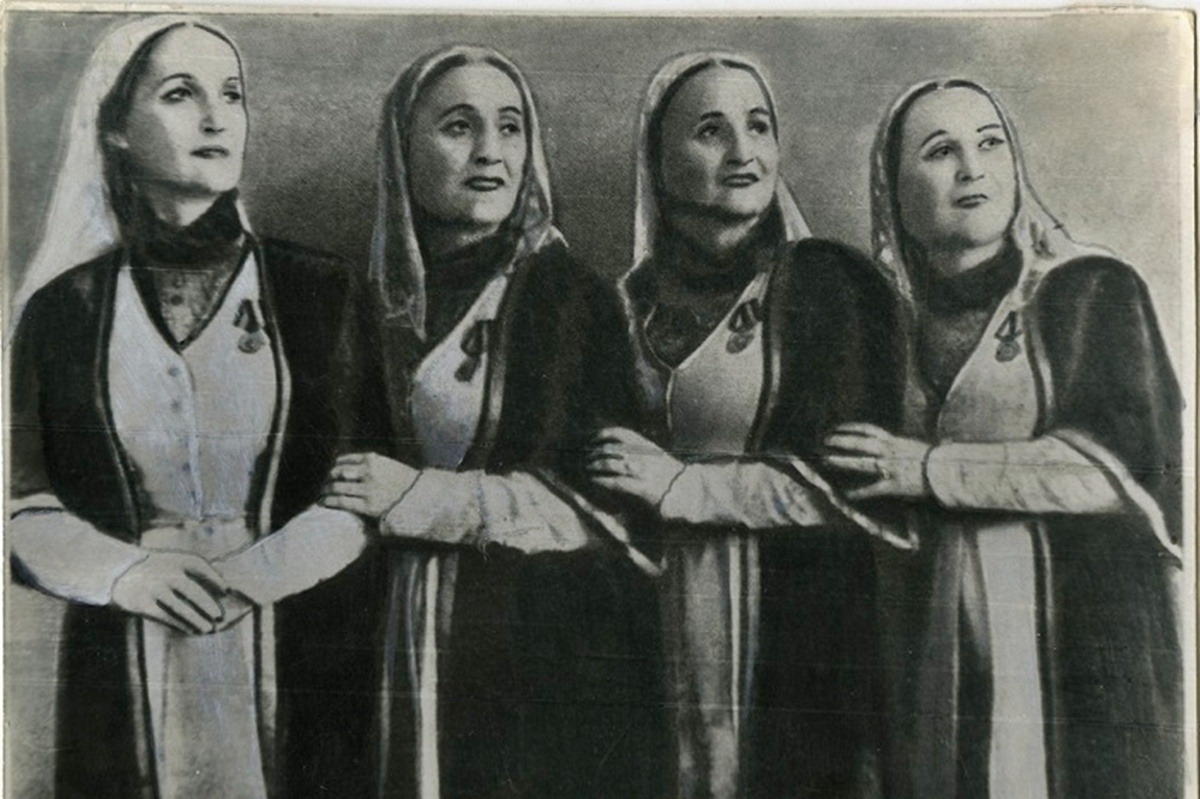 The Ishkhneli Sisters