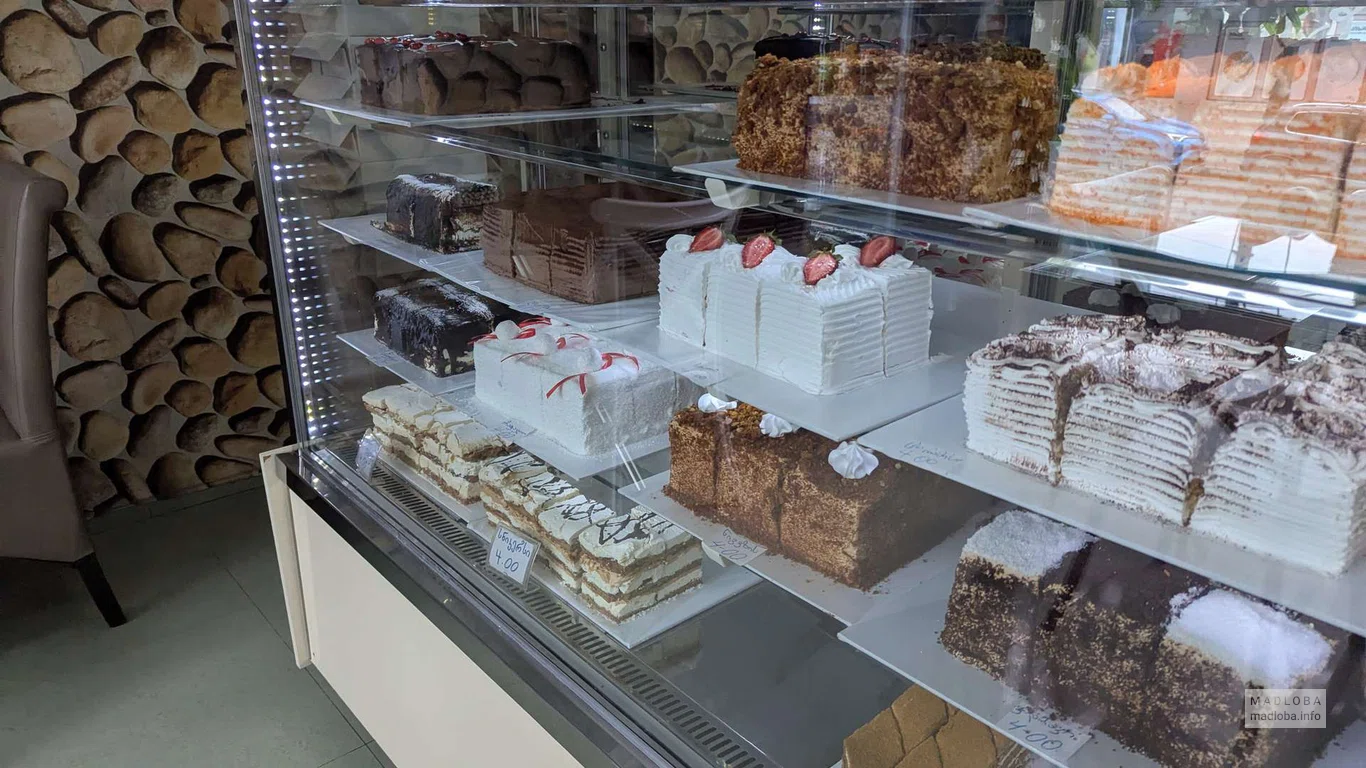 Торты в магазине Tkbili Gemo