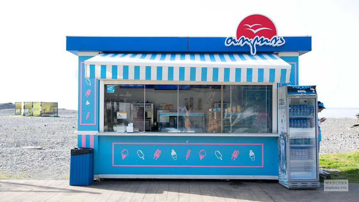 Tolia — рожки, донаты и шейки на побережье Батуми