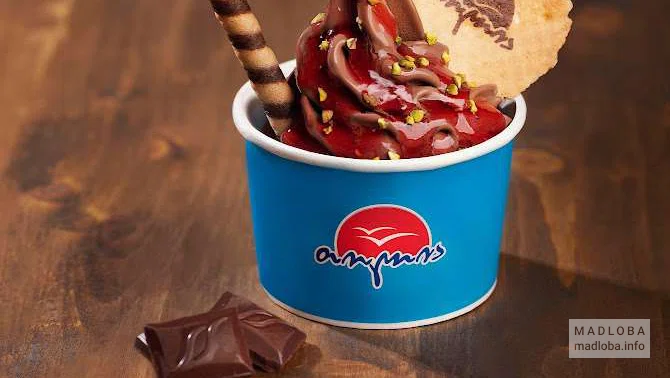 Шоколадное мороженое в Tolia