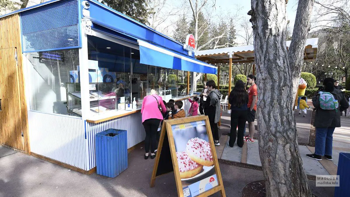 Tolia на Чавчавадзе — рожки, донаты и кофе возле Ваке-парка, Тбилиси