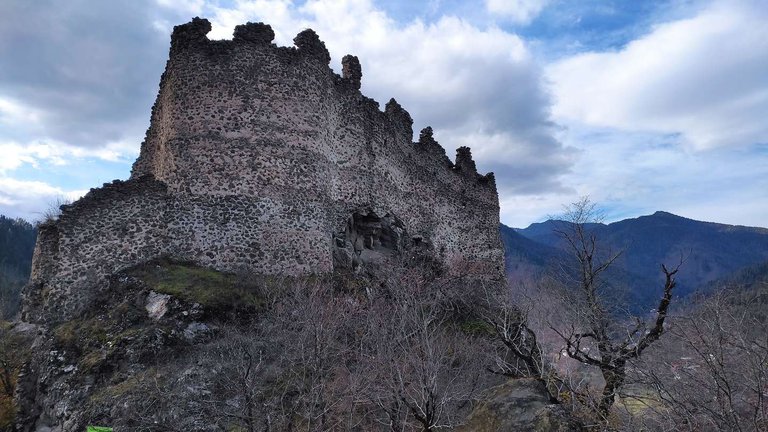 ლაშქრობის დასაწყისი პეტრას ციხესიმაგრისკენ