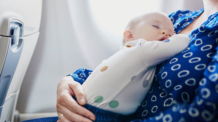 Путешествие с маленьким ребёнком: полезные советы для комфортного перелёта