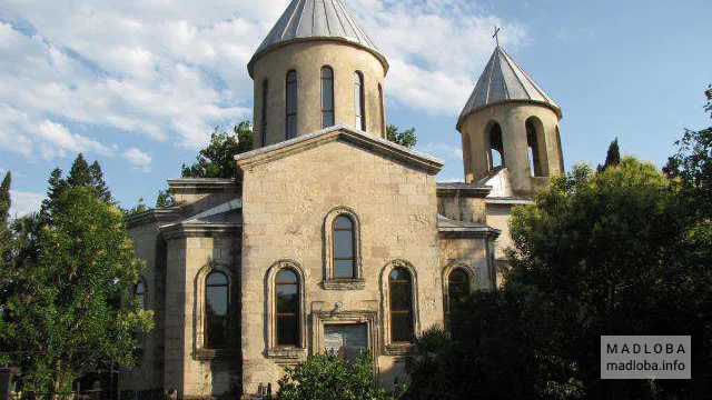 Церковь Святой  Самебы на кладбище Сапичхия