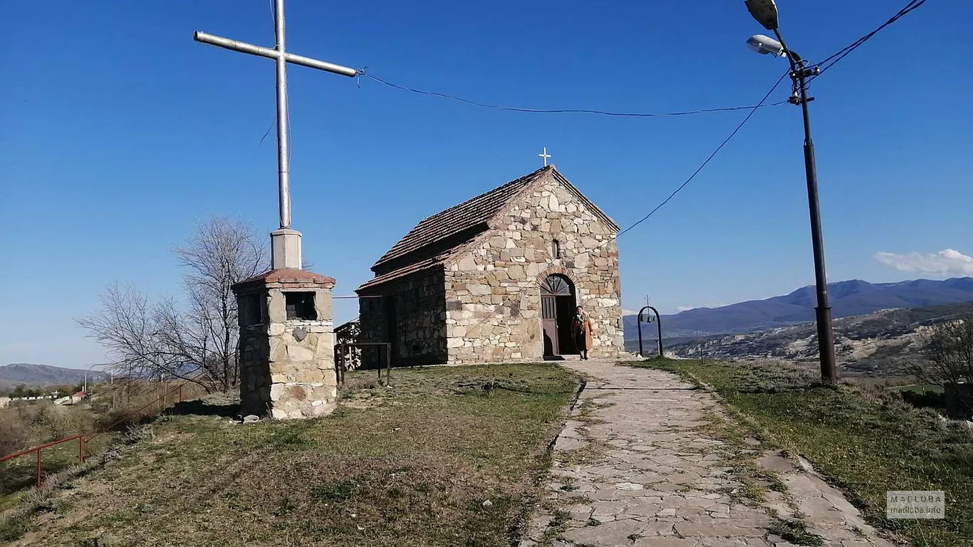 Крест возле церкви