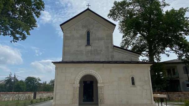 Церковь Святых Петра и Павла в селе Мелаури